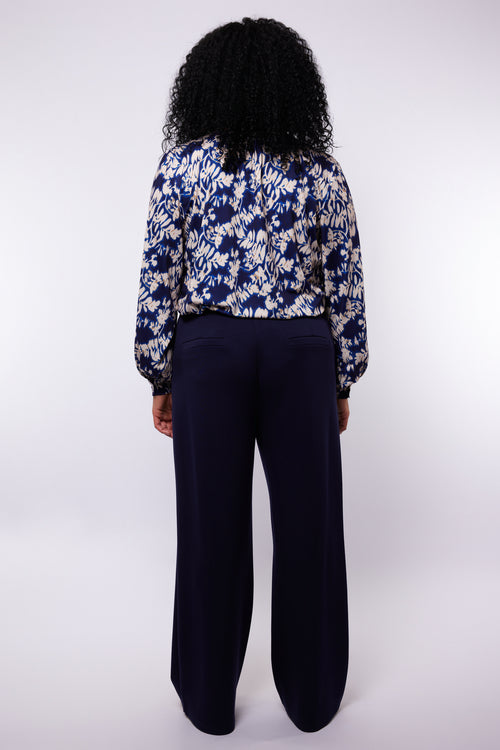 Louisa Pants by Exxcellent (available in 2 colors)
