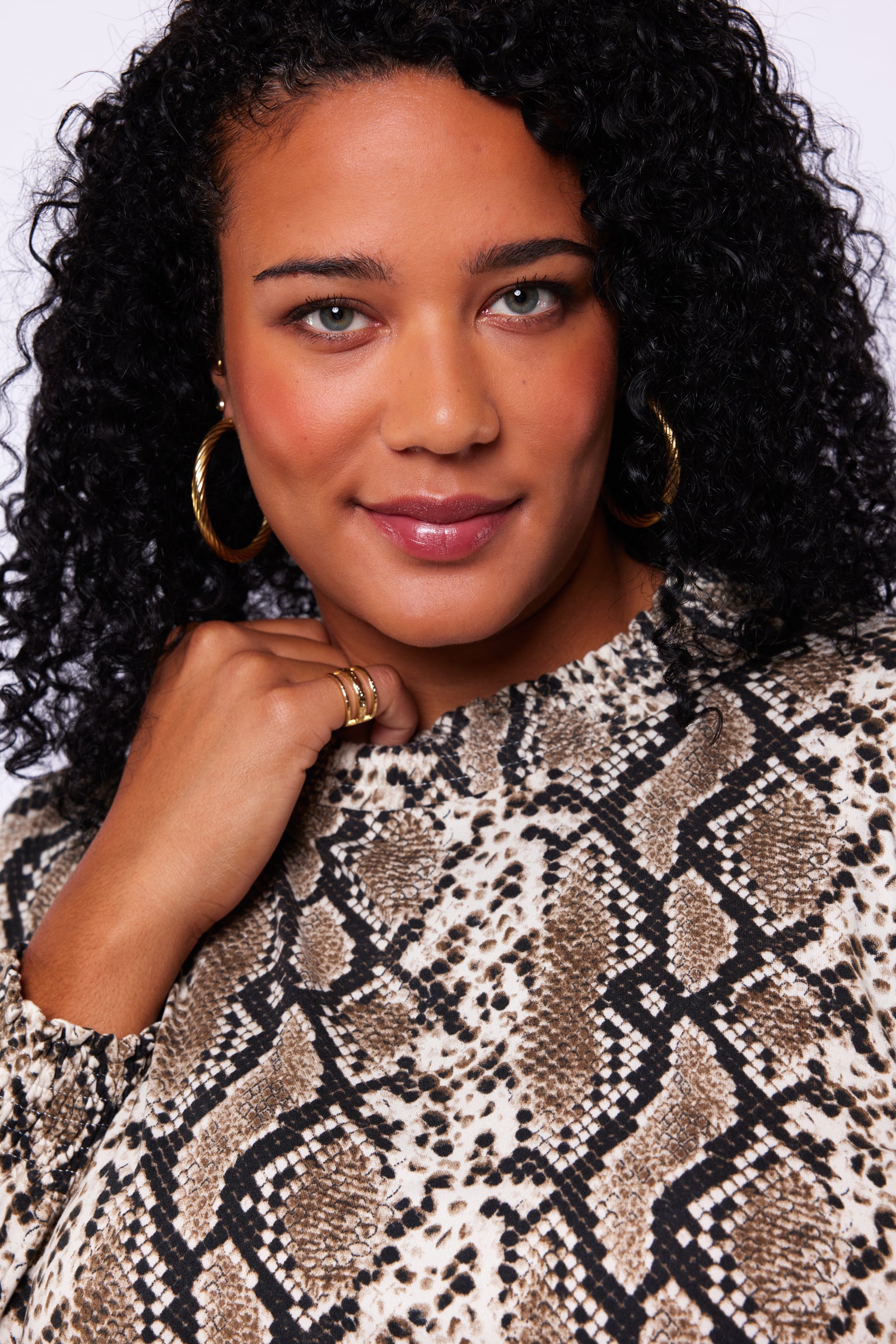 Ella top by Exxcellent