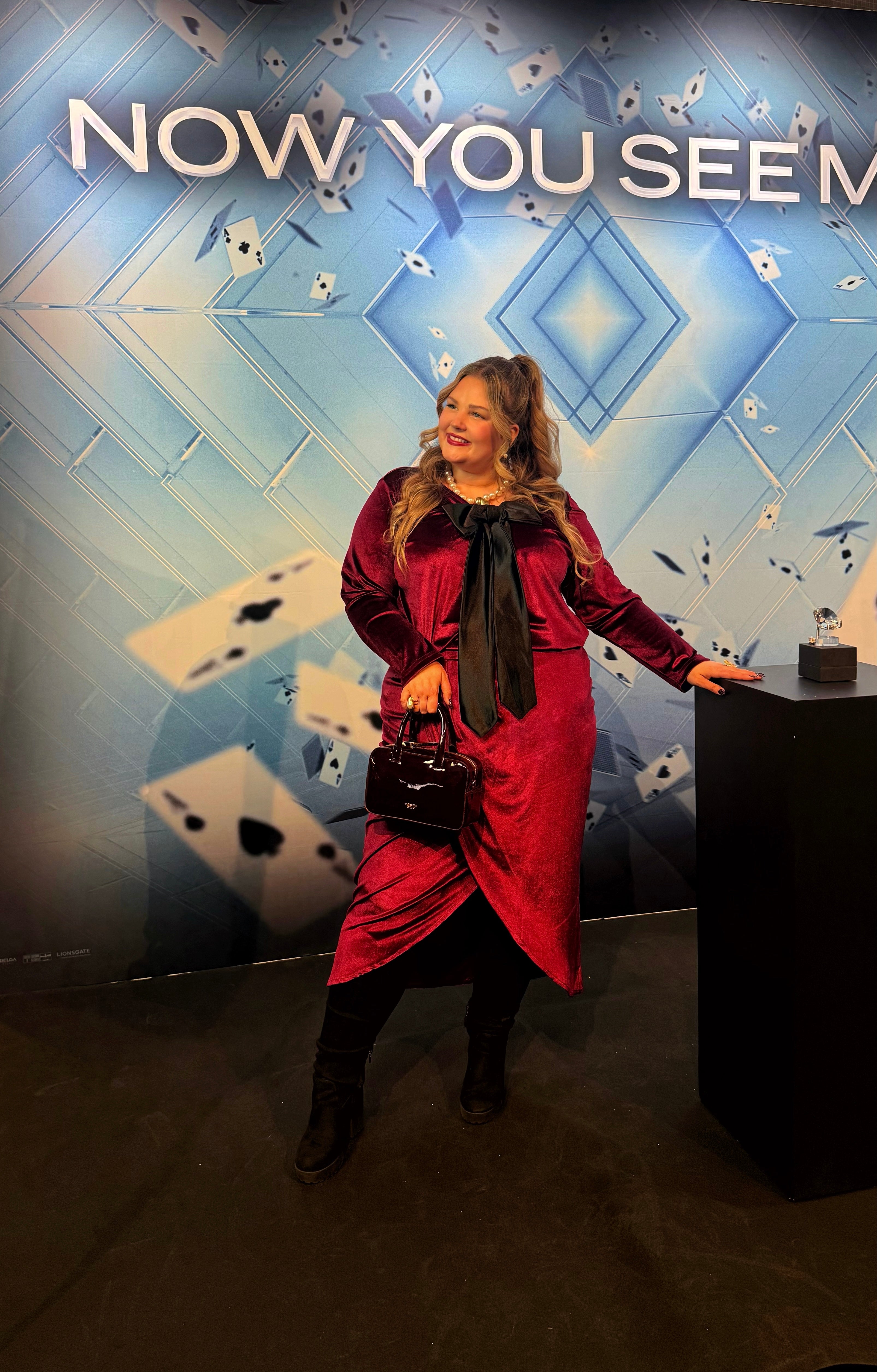 Velvet top with bow Detail 39962 by Curviss (Avaible in 2 colors)