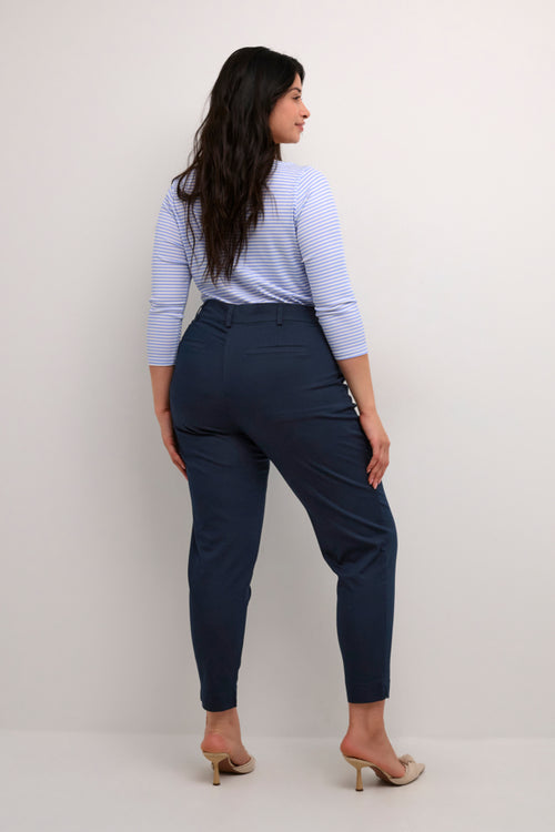 Leana chino 7/8 pants by Kaffe curve in Blue