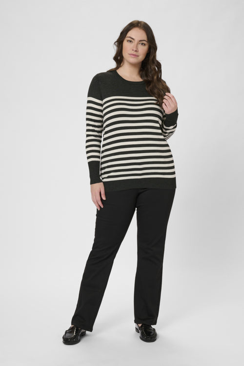 Lizzy Pullover Autumn 25 by Kaffe Curve