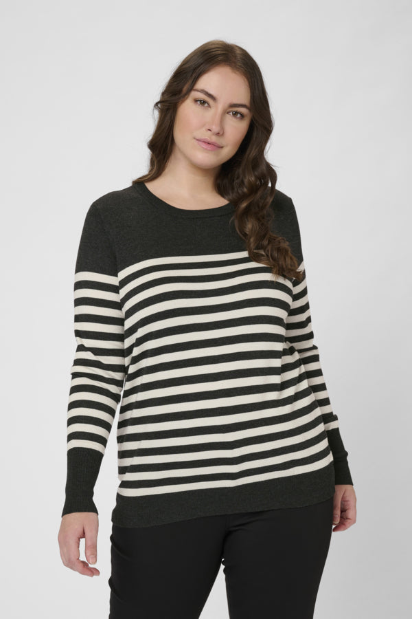 Lizzy Pullover Autumn 25 by Kaffe Curve