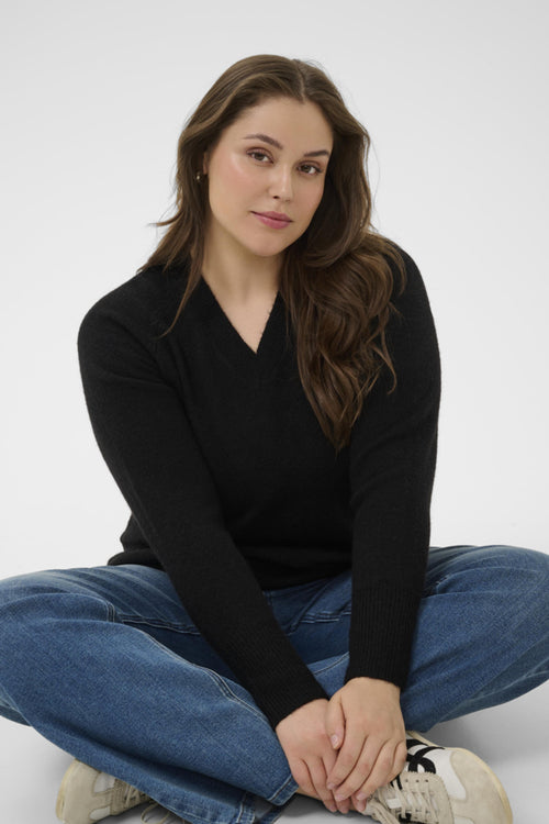 Niela v-neck pull over by Kaffe Curve (Available in 2 colors)