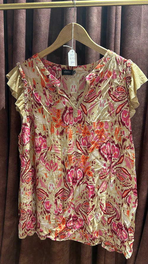 Romy’s Closet Yesta Blouse Multiprint Flowers