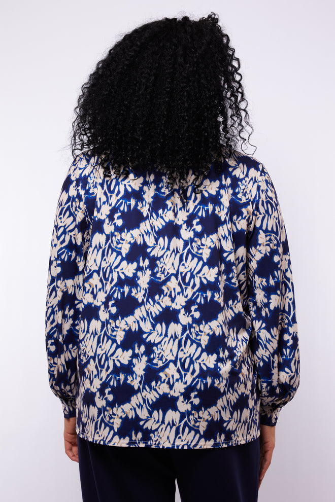 Vicki Blouse by Exxcellent