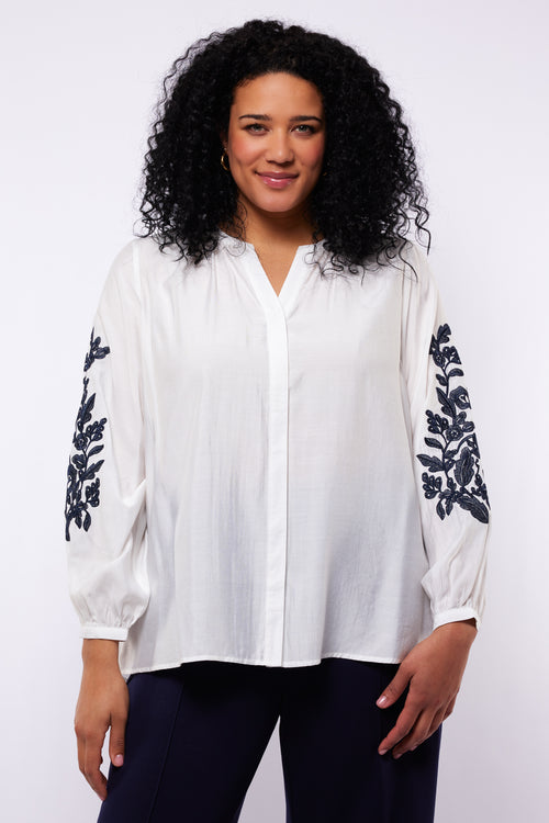 Sharon Blouse by Exxcellent