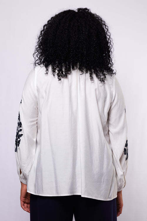 Sharon Blouse by Exxcellent