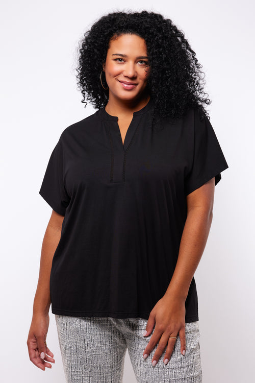 Everly Top by Exxcellent (Available in 2 colors)