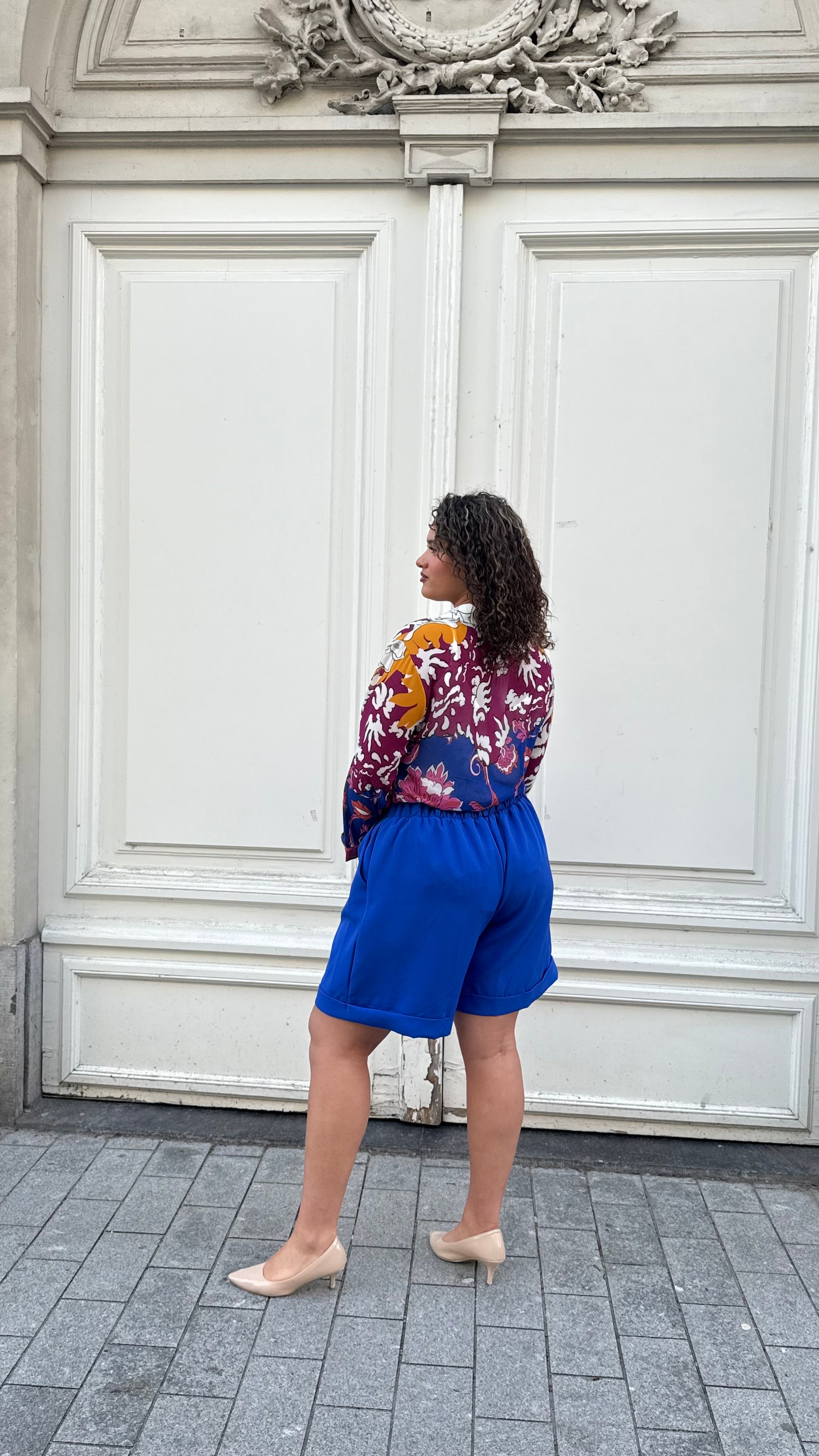 53785 shorts by Curviss ( Available in 2 colors)