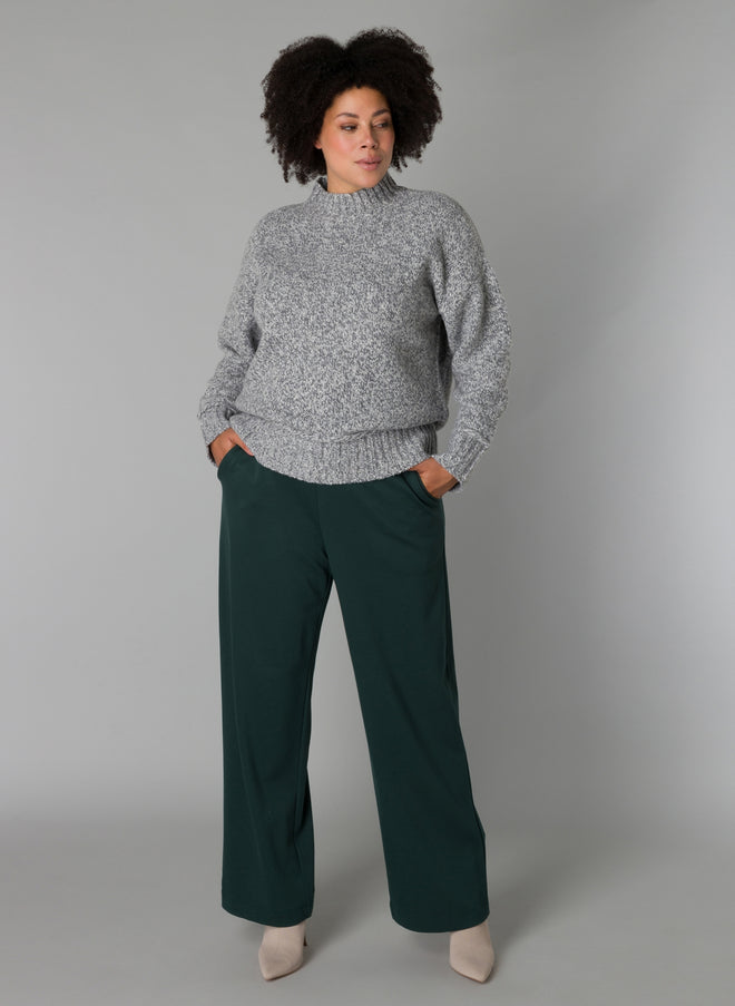 Nadeche pine green pants by Yesta