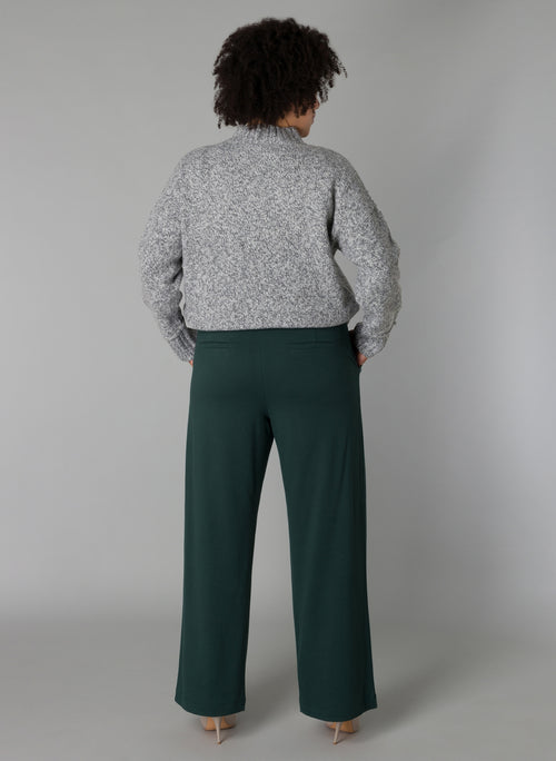 Nadeche pine green pants by Yesta