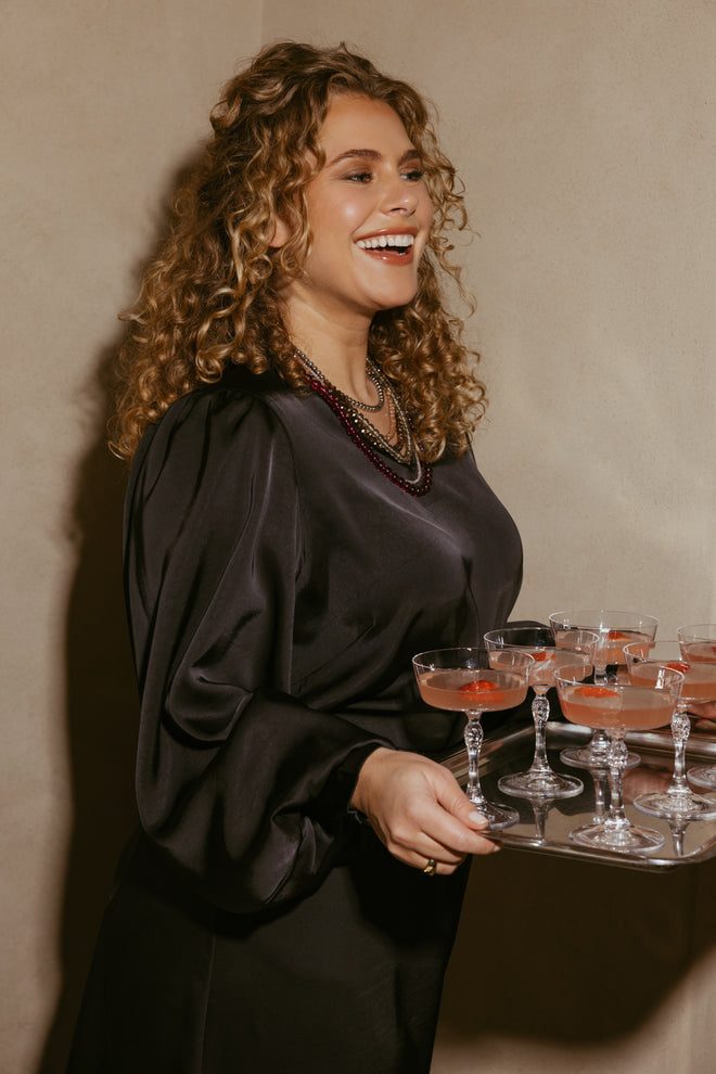 Donna Satin Top by Exxcellent