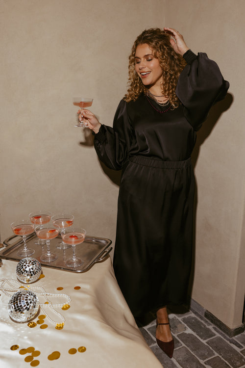 Daphne Satin Skirt By Exxcellent